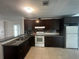 1036 NW 64th St in Miami, FL - Building Photo
