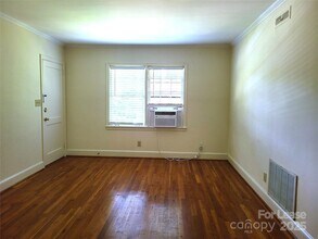 2357 Sharon Rd in Charlotte, NC - Building Photo - Building Photo