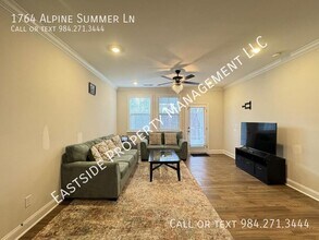 1764 Alpine Summer Ln in Apex, NC - Building Photo - Building Photo