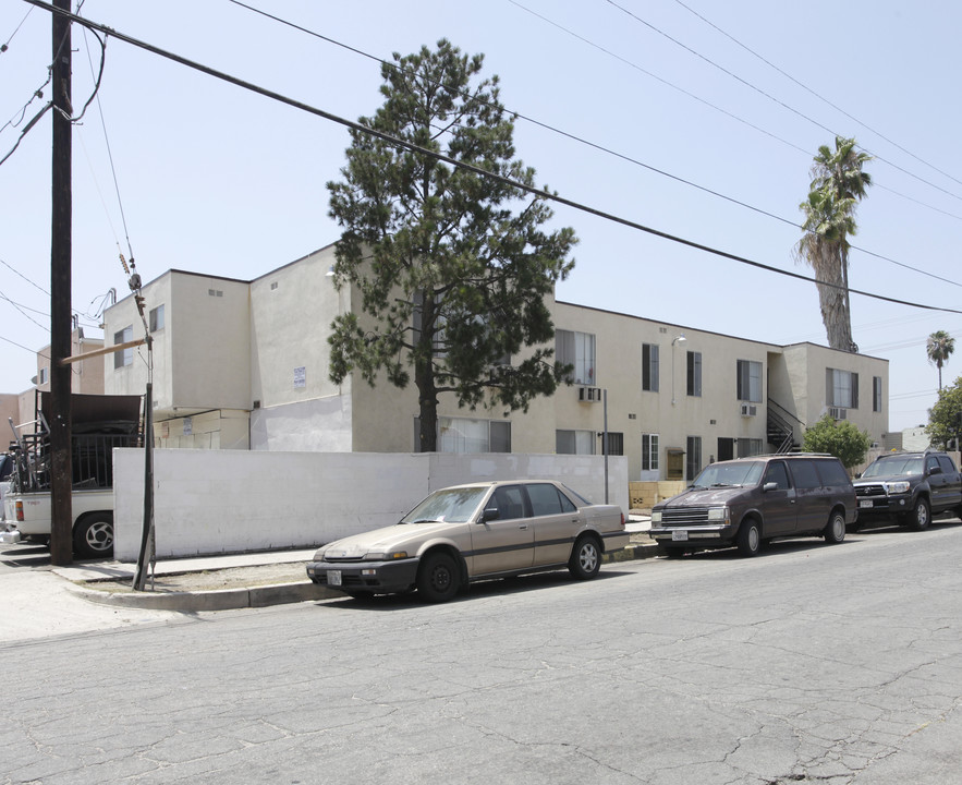 7358 Tujunga Ave in North Hollywood, CA - Building Photo