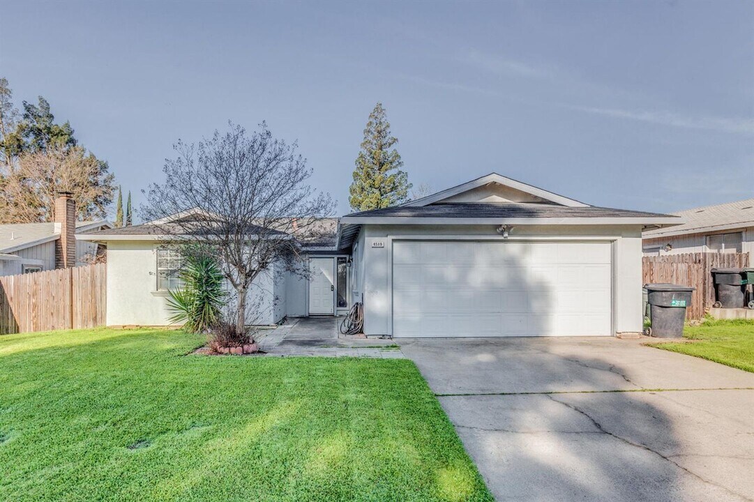 4519 Tallyho Dr in Sacramento, CA - Building Photo