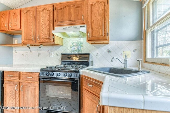 208 Laurel Dr in Berkeley Township, NJ - Building Photo - Building Photo