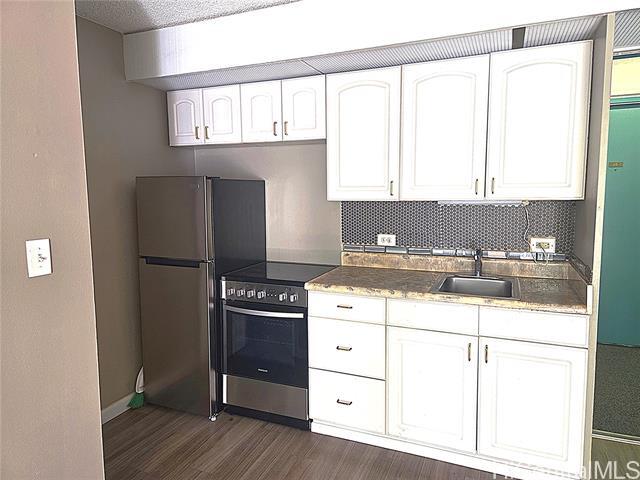 1459 Pele St in Honolulu, HI - Building Photo