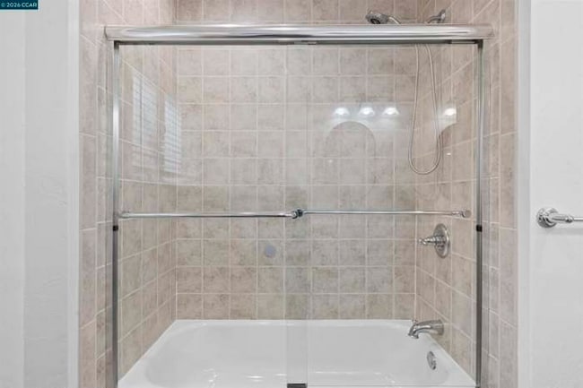 5607 Lassen Ct in Clayton, CA - Foto de edificio - Building Photo