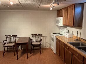 5923 Angling Rd in Portage, MI - Foto de edificio - Building Photo