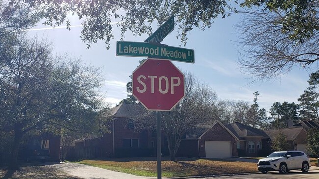 12202 Lakewood Glade Ct in Cypress, TX - Foto de edificio - Building Photo