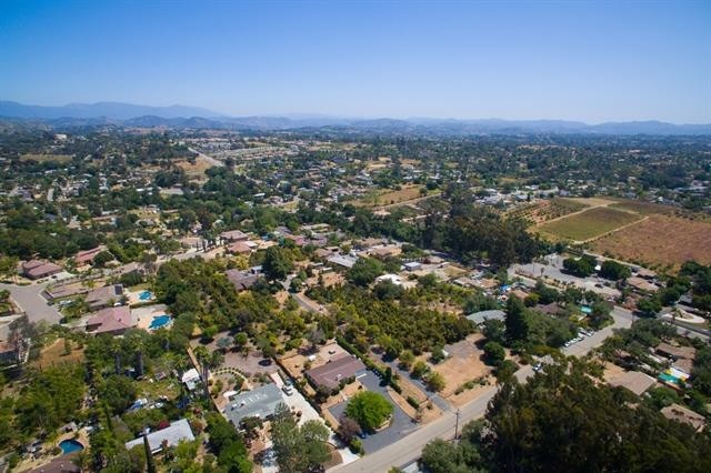 777 Knoll Park Ln in Fallbrook, CA - Building Photo