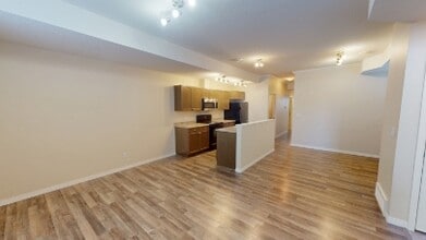 9018 A-90192 92 Ave in Grande Prairie, AB - Building Photo - Building Photo