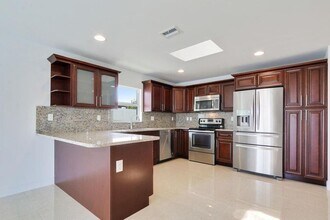 121 Swain Blvd in Greenacres, FL - Building Photo - Building Photo