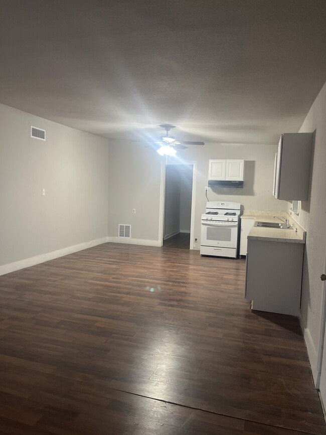 5622 Castle Prince, Unit Apt A in San Antonio, TX - Building Photo - Building Photo