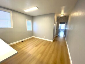 1421 52nd Ave in Oakland, CA - Building Photo - Building Photo