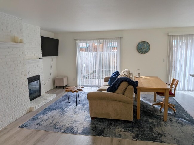 property at 425 Manhattan Dr