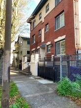 Vancouver Ave. in Portland, OR - Foto de edificio - Building Photo