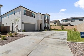 28533 Freedom Ct in Valencia, CA - Building Photo - Building Photo