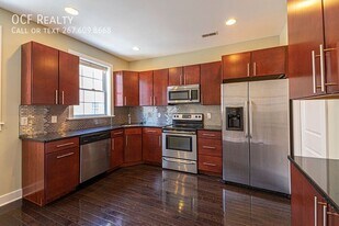 2621 Christian St in Philadelphia, PA - Building Photo