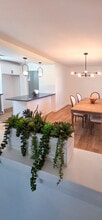 1502 W Hemlock Way in Santa Ana, CA - Building Photo - Building Photo