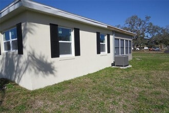 8010 Hyde Park Ave in North Port, FL - Foto de edificio - Building Photo