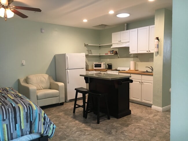 632 Maria Ave, Unit Bella’s Home in Spring Valley, CA - Building Photo - Building Photo