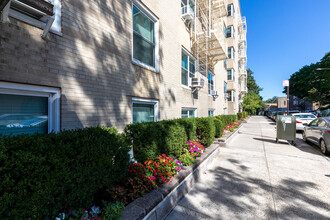 360 Cabrini Blvd in New York, NY - Building Photo - Building Photo