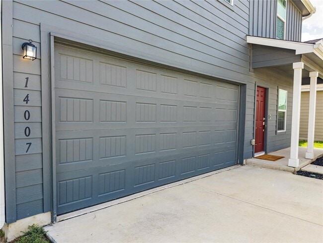 14007 Tordillo Dr in Elgin, TX - Building Photo - Building Photo