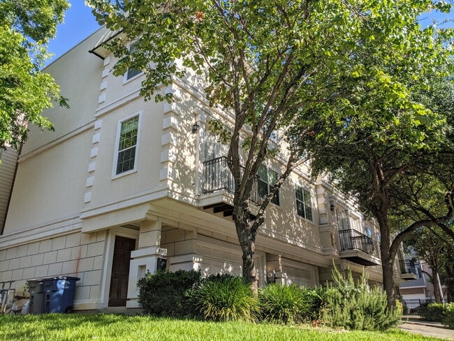 property at 1719 Mary St