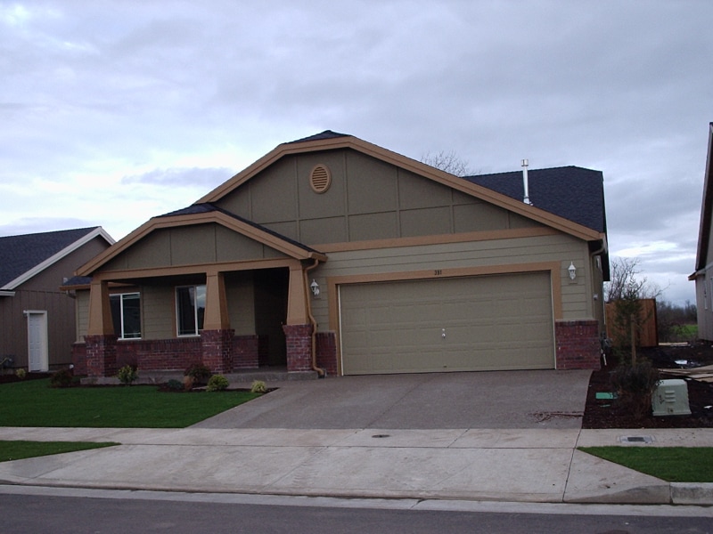 391 Churchill Downs St SE in Albany, OR - Building Photo