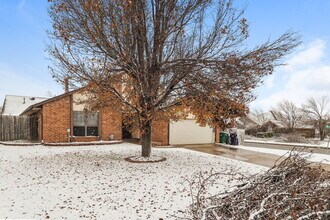 11601 SW 4th Terrace in Yukon, OK - Building Photo - Building Photo