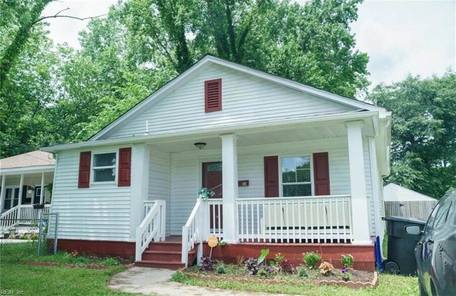 12 Benton Ave in Portsmouth, VA - Building Photo