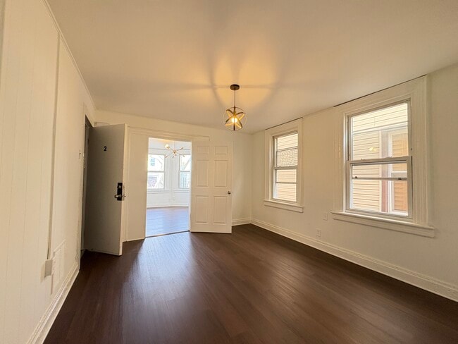 181 Myrtle Ave, Unit 2 in Jersey City, NJ - Foto de edificio - Building Photo