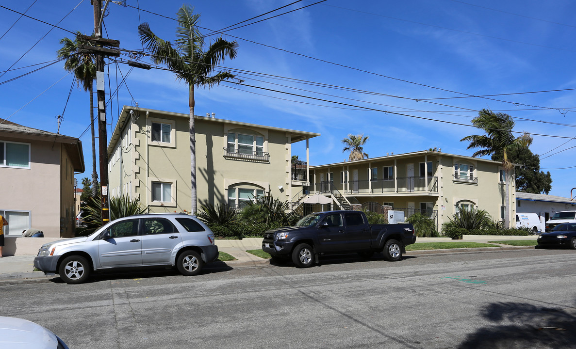 1211-1215 Mitchell St in Oceanside, CA - Building Photo