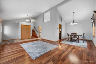 2083 Maplewood Cir in Naperville, IL - Building Photo - Building Photo