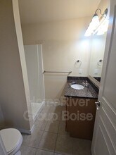 8771 W Pine Valley Ln in Boise, ID - Building Photo - Building Photo
