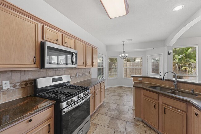 17206 Stonebridge Trail