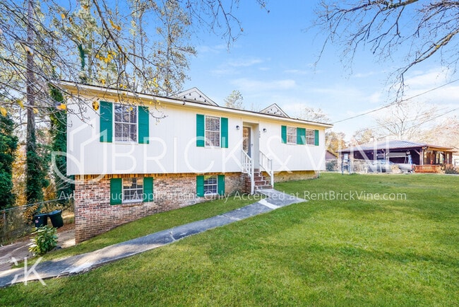 property at 400 S Highland Dr