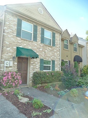 903 Cedar Crest Dr