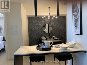 330 Richmond St W in Toronto, ON - Building Photo - Building Photo