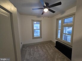 434 S Fourth St in Hamburg, PA - Building Photo