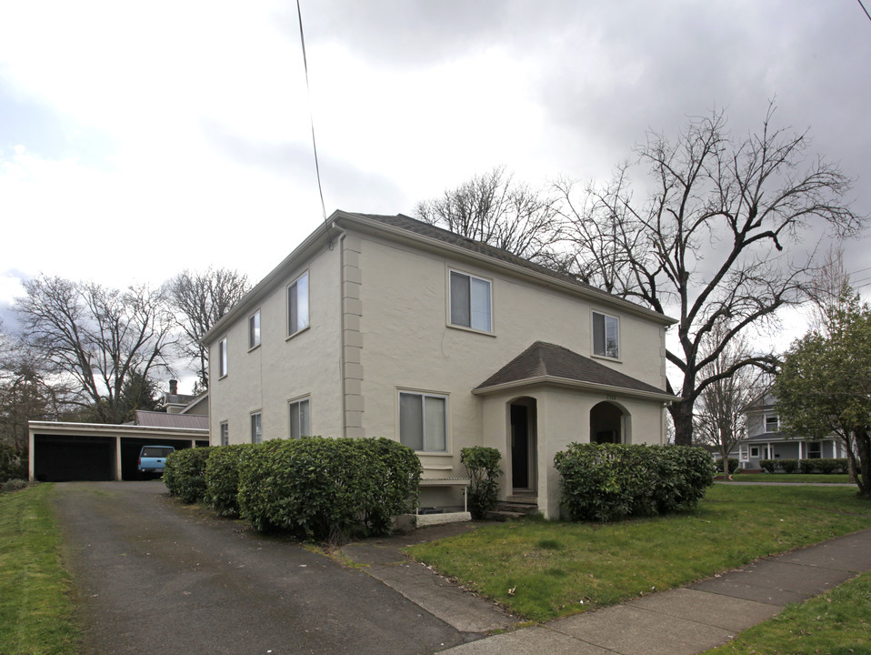 2508 Pacific Ave in Forest Grove, OR - Building Photo