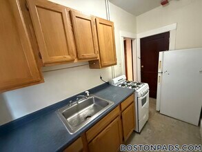 163 Summer St, Unit 29 in Somerville, MA - Building Photo - Building Photo