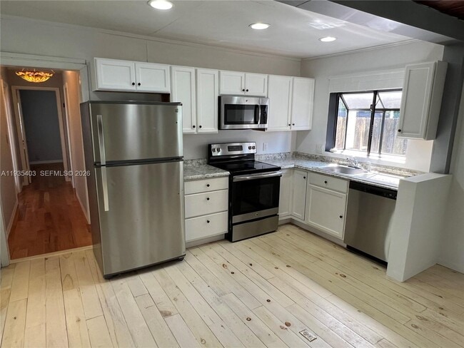 property at 606 SW 11th St