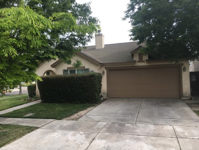 422 Meandering Way in Turlock, CA - Building Photo - Building Photo