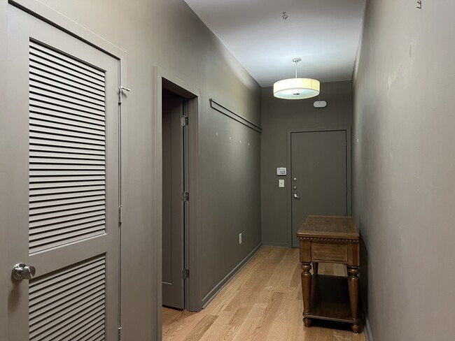 800 Peachtree St NE, Unit 8217 in Atlanta, GA - Building Photo - Building Photo