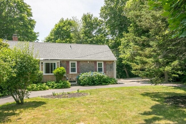 4 Harrison Ln in Newport, RI - Foto de edificio - Building Photo