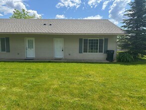 3130 Meadow Glen Ln in Cheney, WA - Building Photo - Building Photo