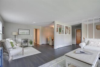 132 Ruggles Ave in Newport, RI - Building Photo - Building Photo