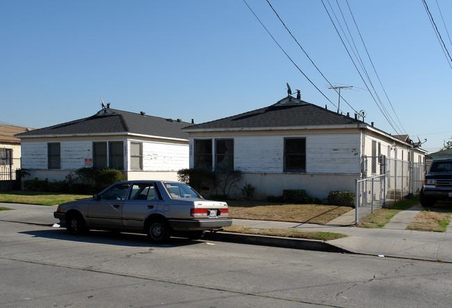 10906 S Grevillea Ave in Inglewood, CA - Building Photo - Building Photo