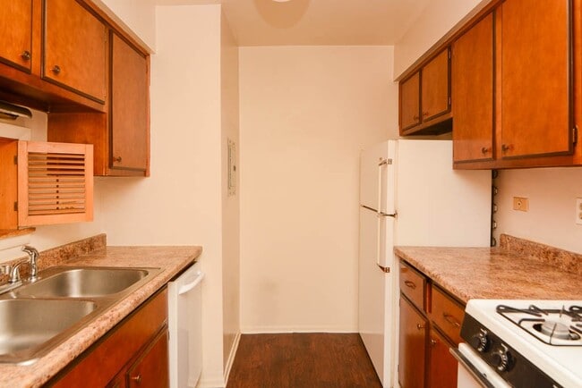 665 W Wrightwood Ave in Chicago, IL - Building Photo - Building Photo