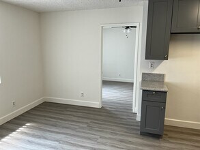 734 Catalina S St, Unit 2 in Los Angeles, CA - Building Photo - Building Photo