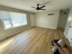 606 Cleburn St in Warrensburg, MO - Building Photo - Building Photo