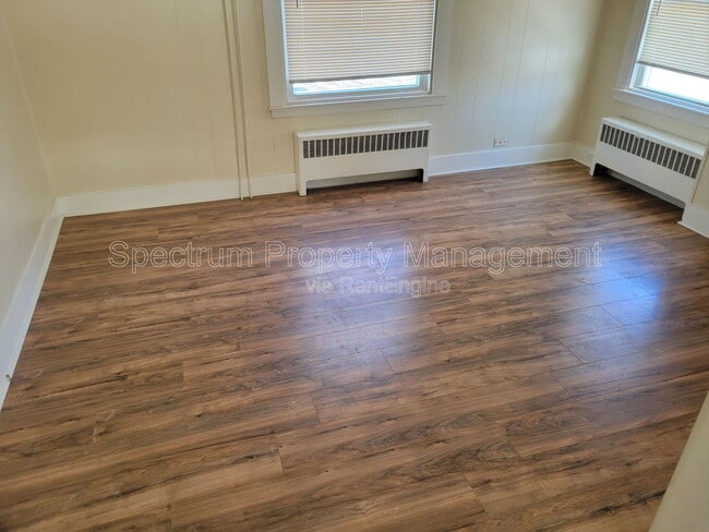 property at 4 Front Pl